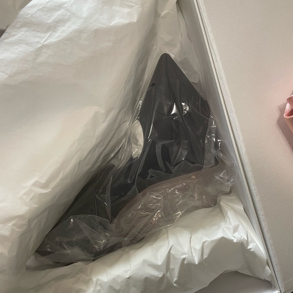 Amina Muaddi Yigit - Brand New!!! - Picture 4 of 5